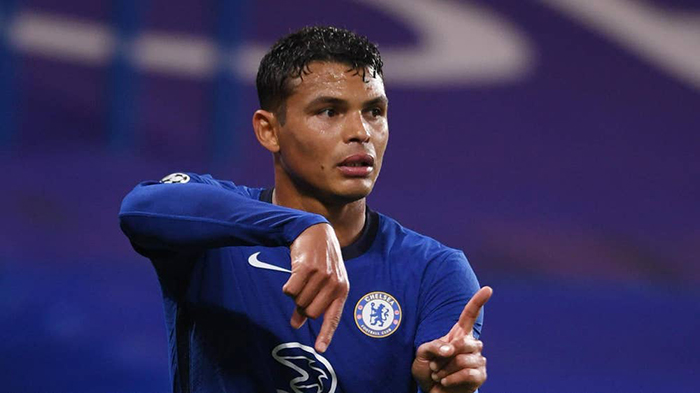 Thiago Silva adalah pemimpin pertahanan Chelsea